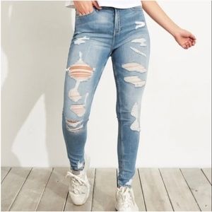 Hollister Distressed CURVY High-Rise Super Skinny Jegging  - 11 Short 30x28
